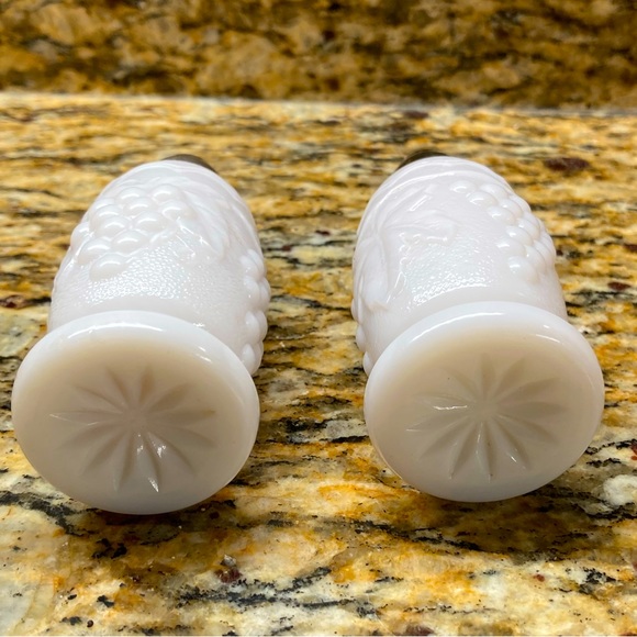 Vintage Milk Glass Salt & Pepper Shakers - Picture 3 of 9